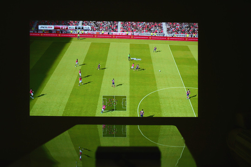 对比传统电视机，极米芒果小觅无屏电视体验