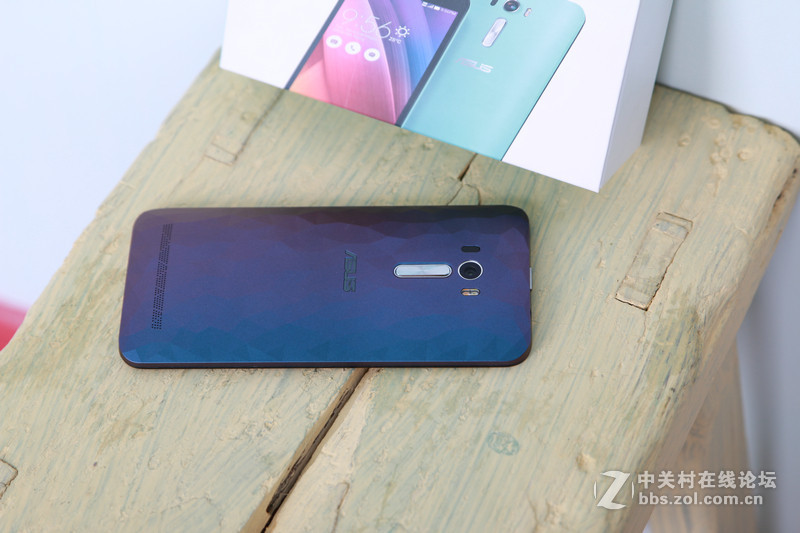 #华硕新品Zenfone Selfie神拍机#开箱来了，真机图赏