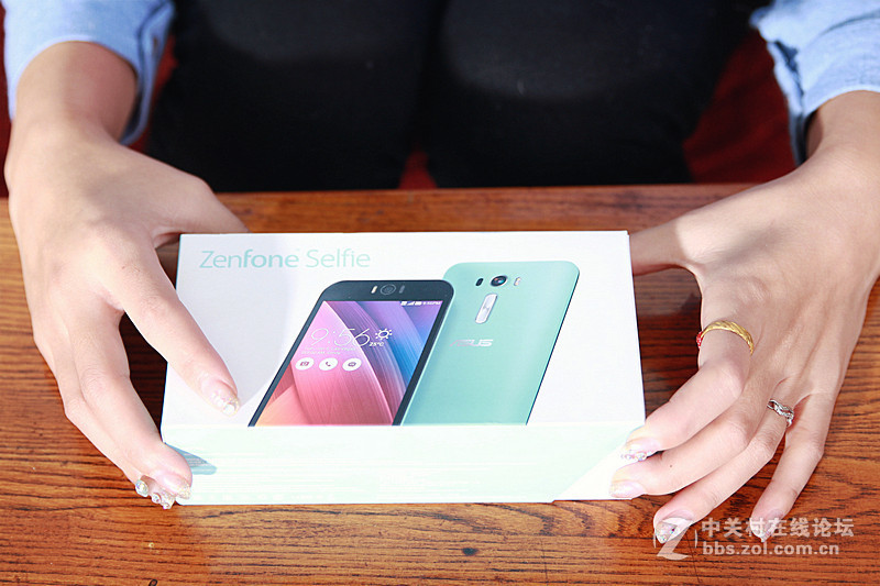 #华硕新品Zenfone Selfie神拍机#开箱来了，真机图赏