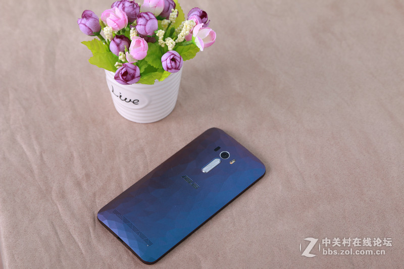 #华硕新品Zenfone Selfie神拍机#开箱来了，真机图赏