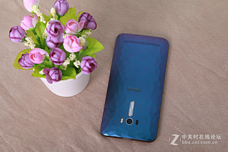 #华硕新品Zenfone Selfie神拍机#开箱来了，真机图赏