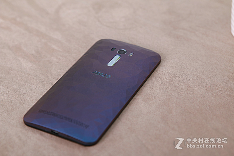 #华硕新品Zenfone Selfie神拍机#开箱来了，真机图赏