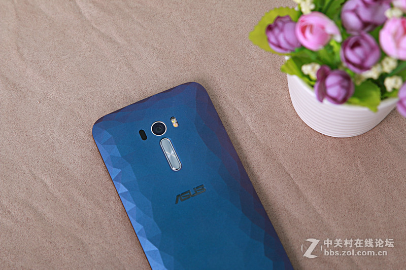 #华硕新品Zenfone Selfie神拍机#开箱来了，真机图赏