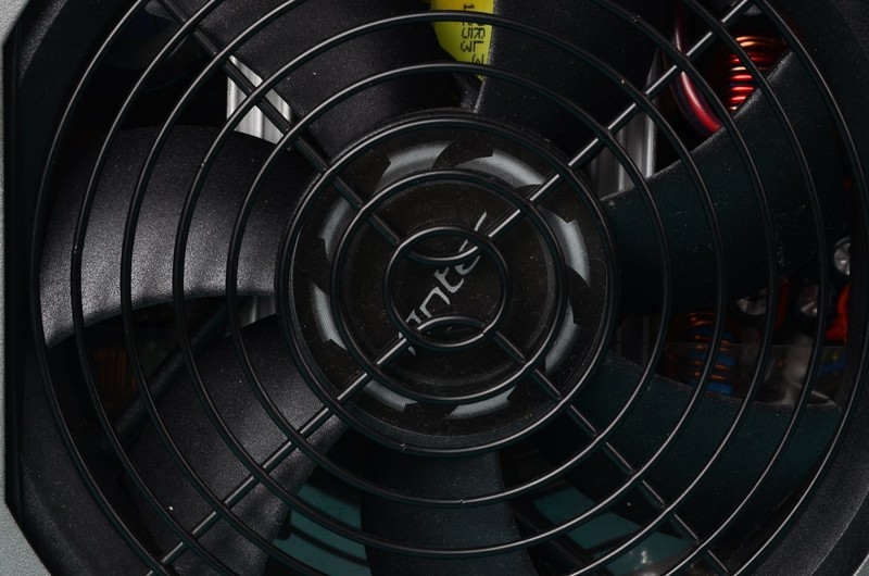 5K玩转八代酷睿平台，颜值与性能兼顾的经济实惠主机