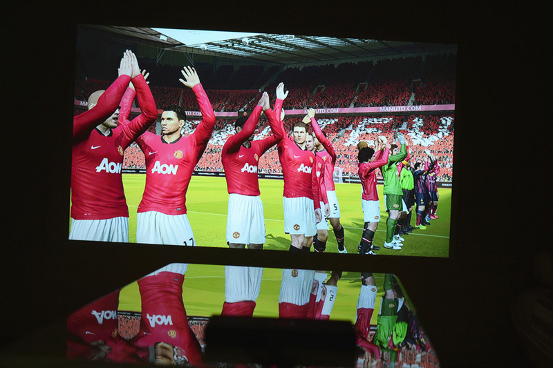 对比传统电视机，极米芒果小觅无屏电视体验