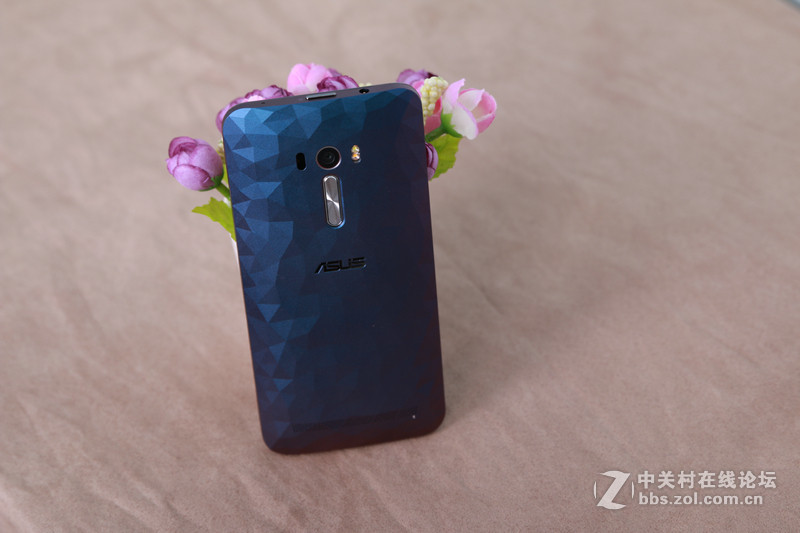 #华硕新品Zenfone Selfie神拍机#开箱来了，真机图赏