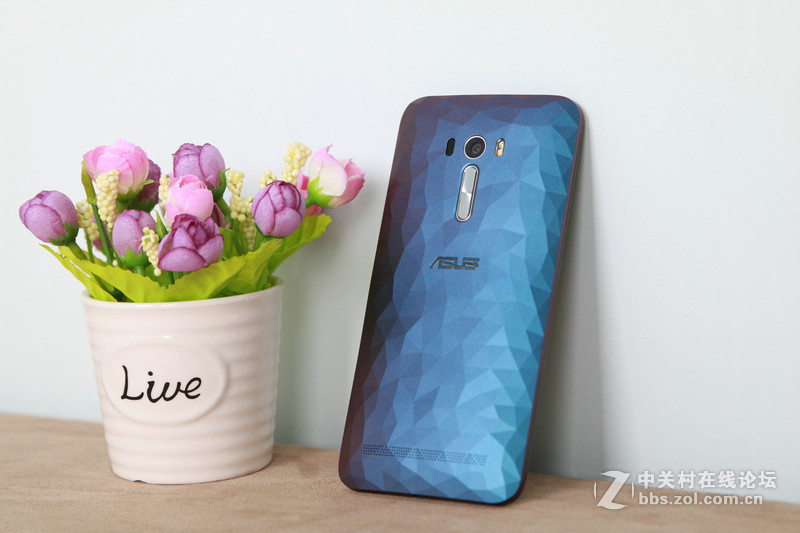 #华硕新品Zenfone Selfie神拍机#开箱来了，真机图赏