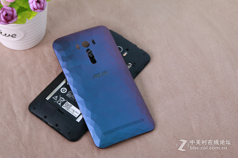 #华硕新品Zenfone Selfie神拍机#开箱来了，真机图赏