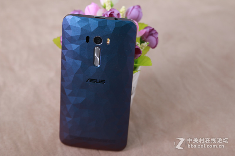 #华硕新品Zenfone Selfie神拍机#开箱来了，真机图赏