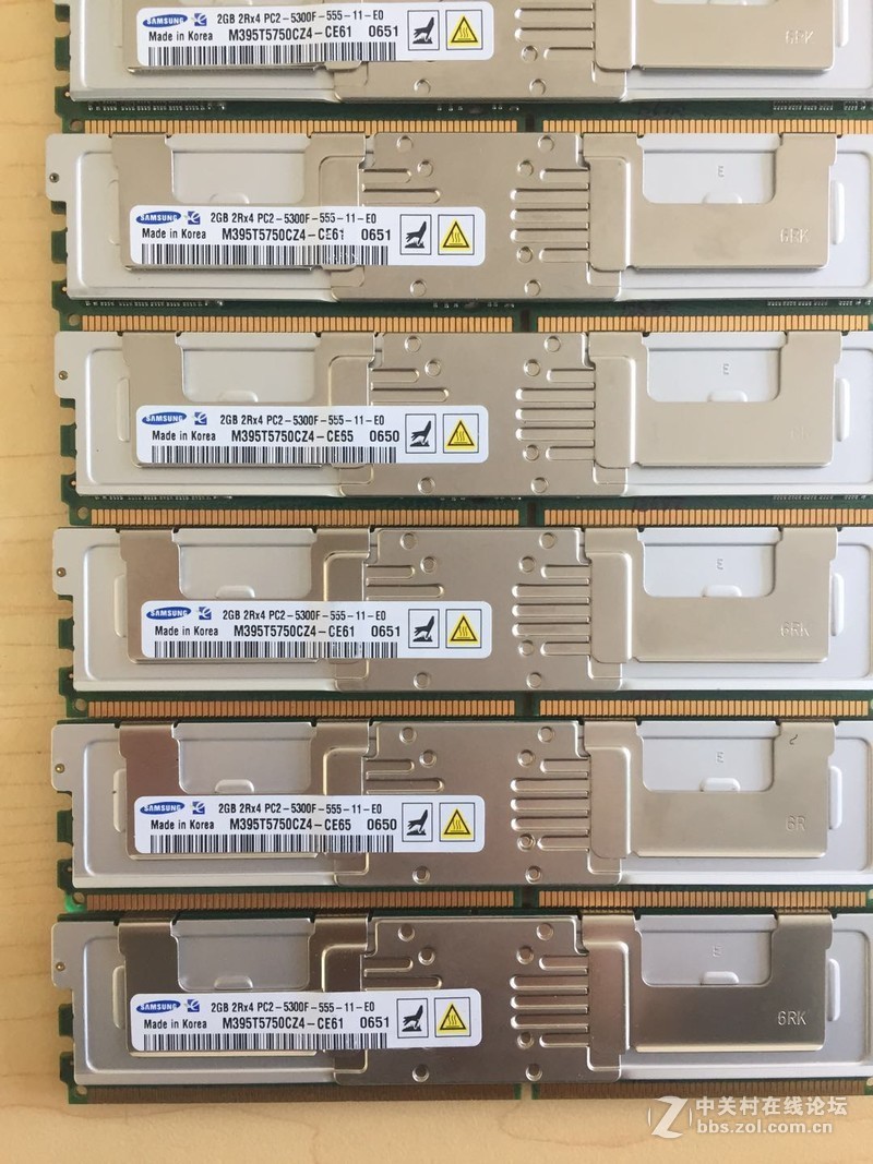 出全新希捷146G 2.5寸 SAS盘