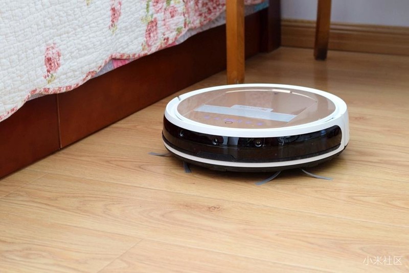 三种定位方式的扫地机器人 比一比谁的实力更强