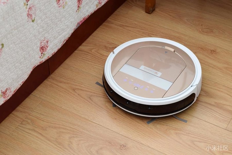三种定位方式的扫地机器人 比一比谁的实力更强
