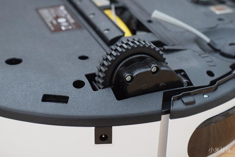 三种定位方式的扫地机器人 比一比谁的实力更强