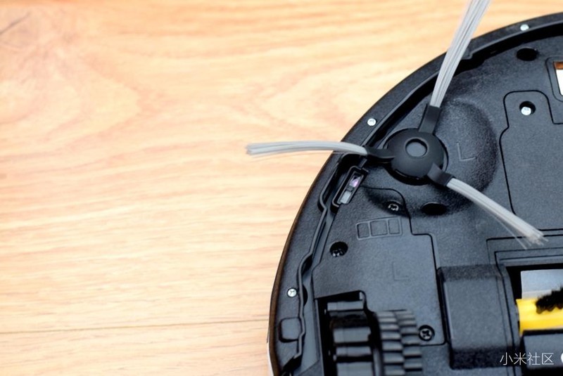 三种定位方式的扫地机器人 比一比谁的实力更强