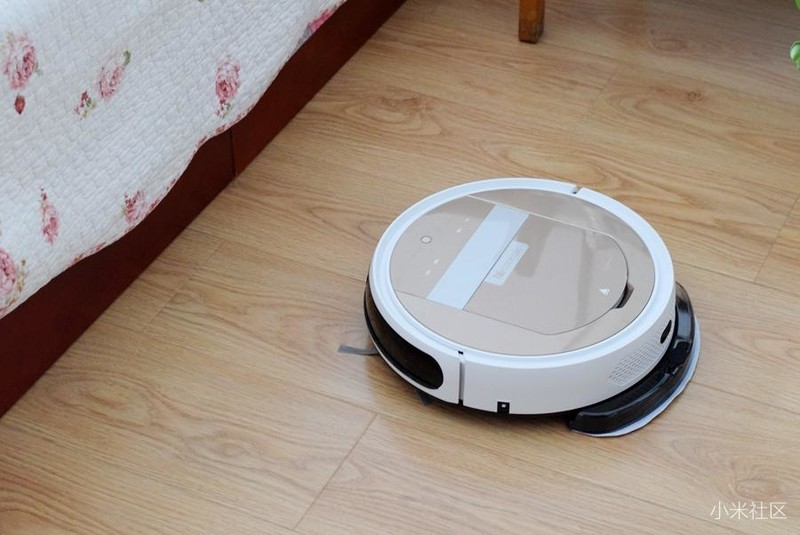 三种定位方式的扫地机器人 比一比谁的实力更强
