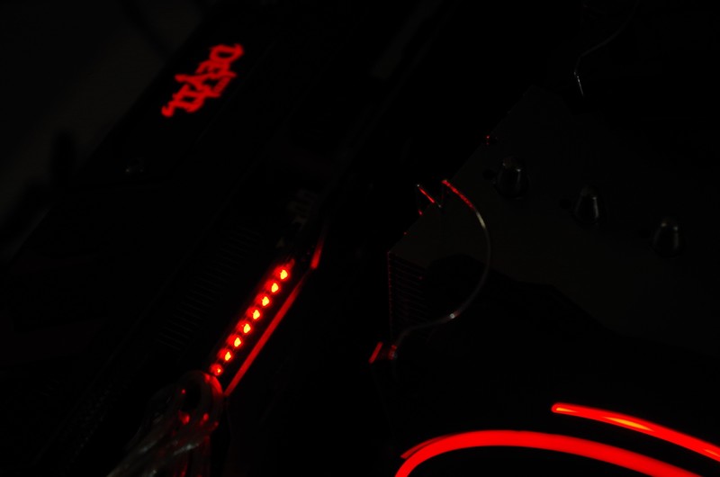 显卡驱动程序升级完，游戏也变得流畅许多