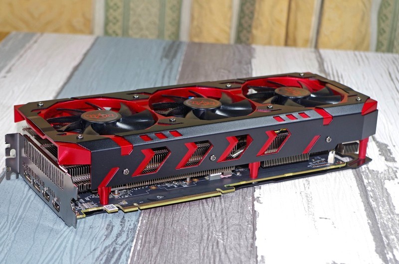 显卡驱动程序升级完，游戏也变得流畅许多