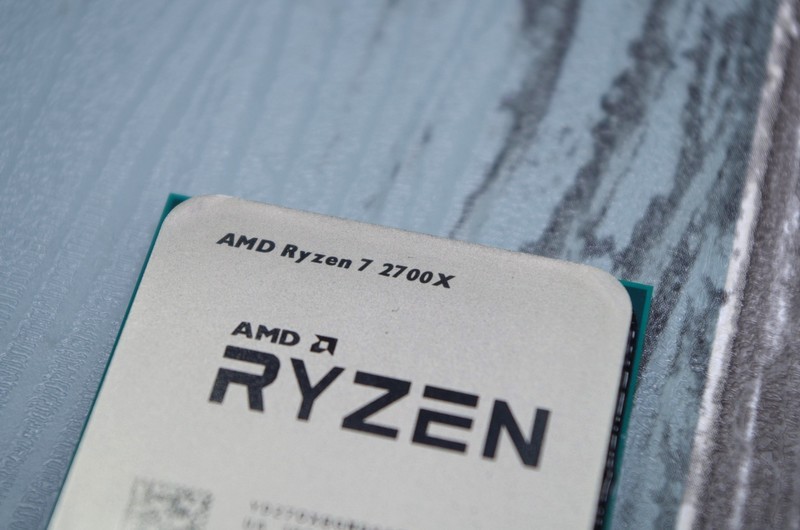 显卡驱动程序升级完，游戏也变得流畅许多