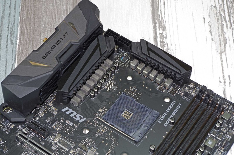 显卡驱动程序升级完，游戏也变得流畅许多