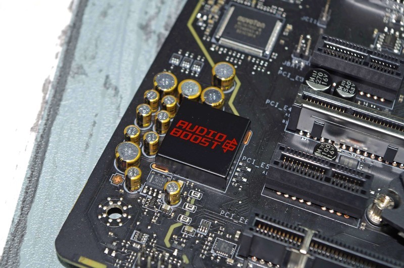 显卡驱动程序升级完，游戏也变得流畅许多