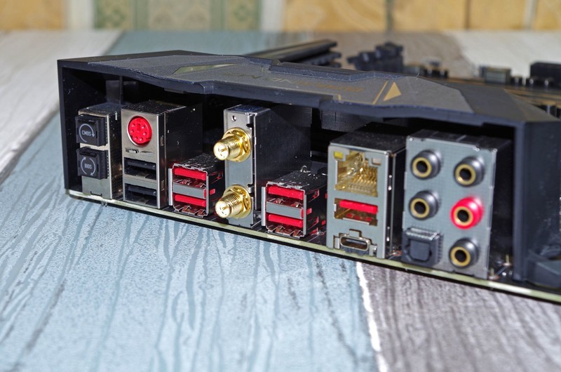 显卡驱动程序升级完，游戏也变得流畅许多