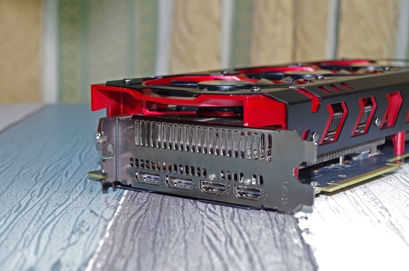 显卡驱动程序升级完，游戏也变得流畅许多