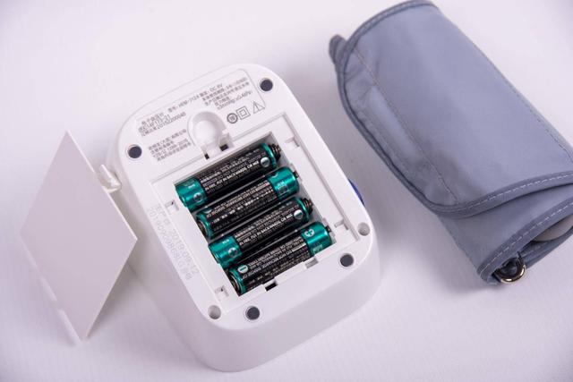 评测：三大品牌电子血压计对比，有品血压计竟比水银血压计还准？