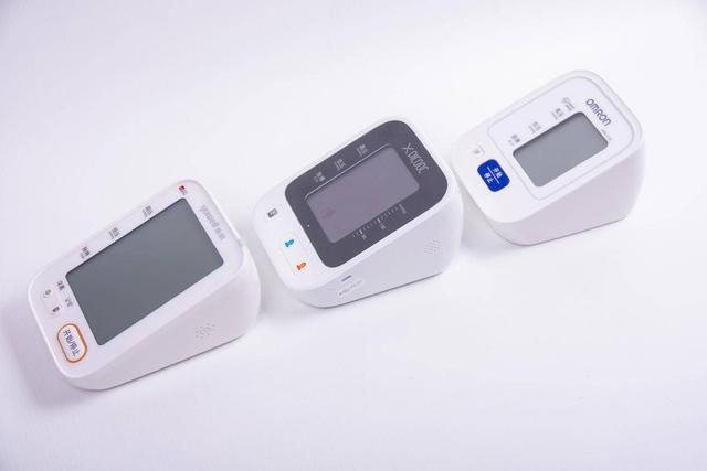 评测：三大品牌电子血压计对比，有品血压计竟比水银血压计还准？