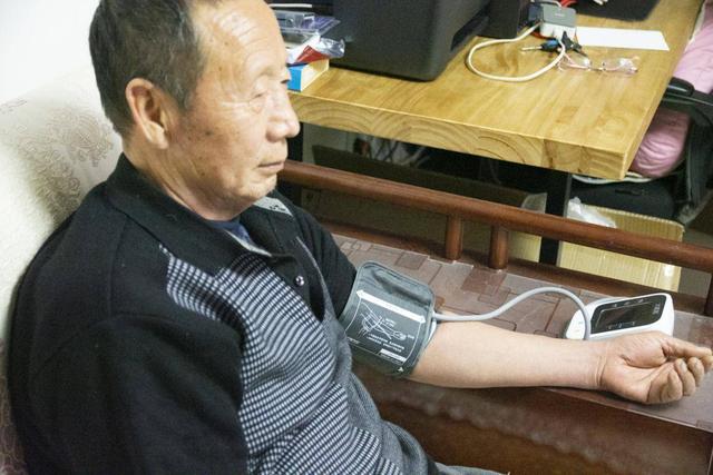 评测：三大品牌电子血压计对比，有品血压计竟比水银血压计还准？