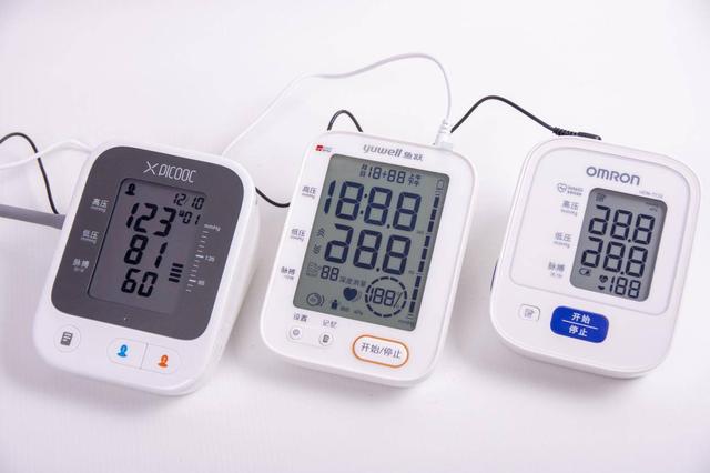 评测：三大品牌电子血压计对比，有品血压计竟比水银血压计还准？