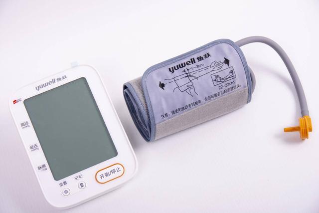 评测：三大品牌电子血压计对比，有品血压计竟比水银血压计还准？