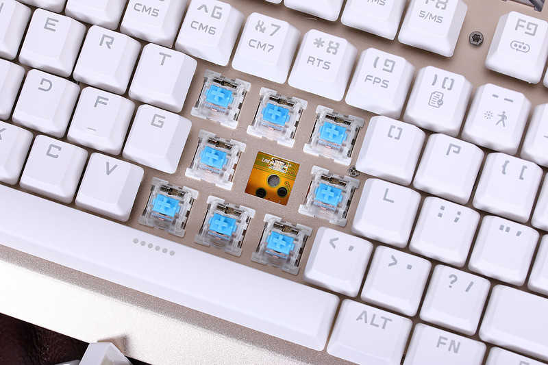 过了一把换轴瘾，狼派虚空战舰 CIY 版机械键盘上手玩！