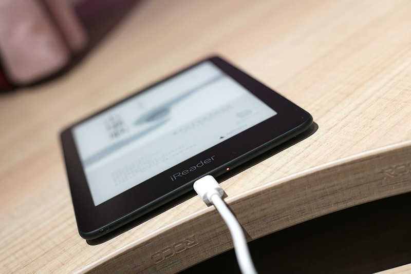 让体验再度升级，纯平屏幕的iReader Ocean
