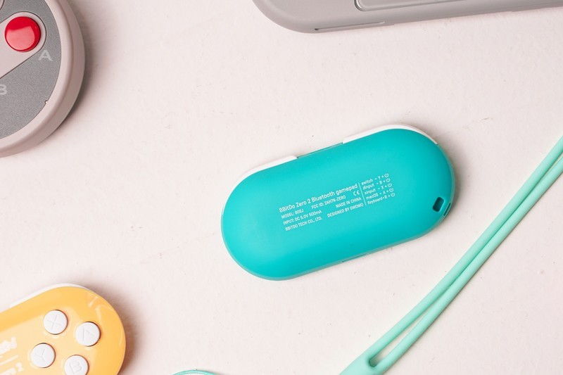 170块钱买三个减压神器，剁椒分享八位堂 Zero 2 手柄