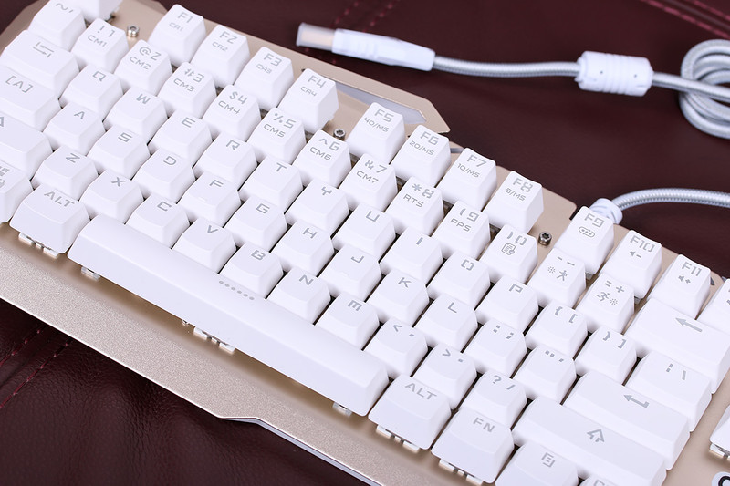 过了一把换轴瘾，狼派虚空战舰 CIY 版机械键盘上手玩！