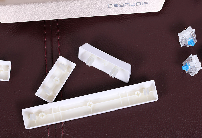 过了一把换轴瘾，狼派虚空战舰 CIY 版机械键盘上手玩！