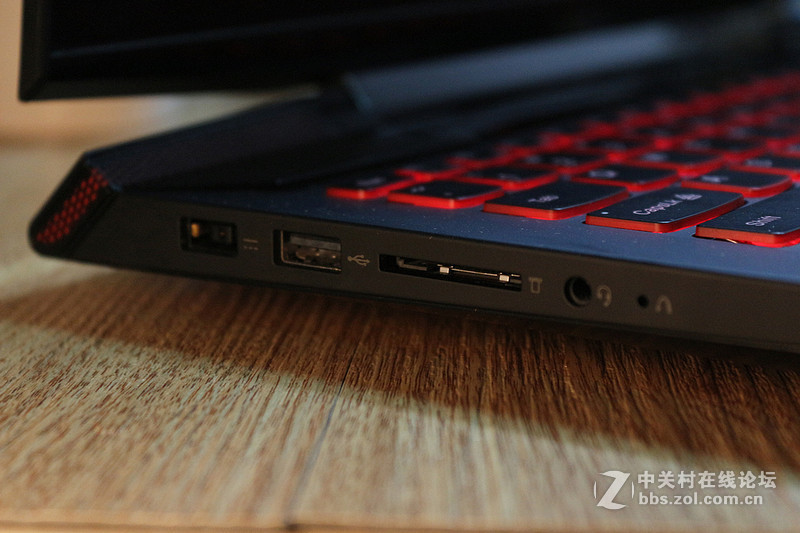 彪悍的小Y：游戏本的完美回归，联想Y700开箱图测