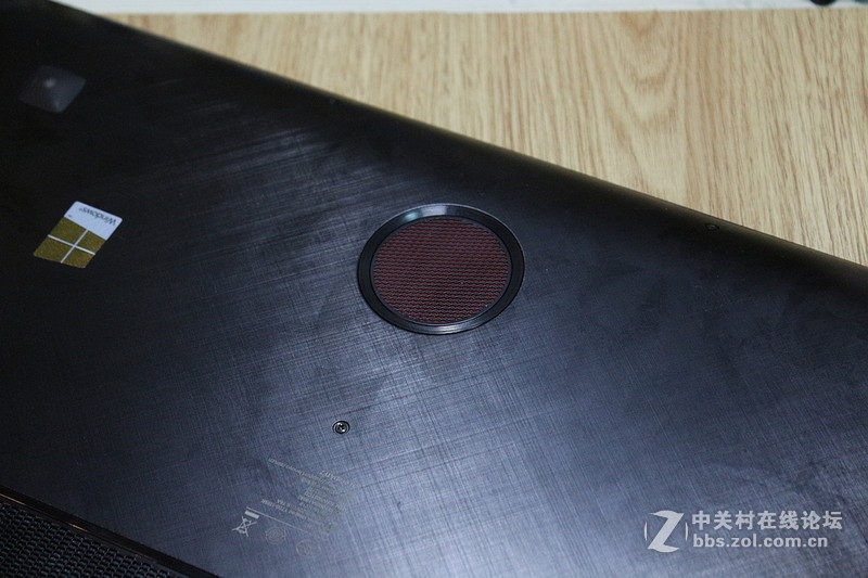 彪悍的小Y：游戏本的完美回归，联想Y700开箱图测