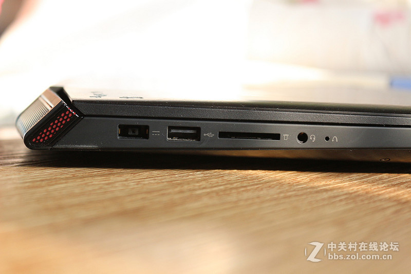 彪悍的小Y：游戏本的完美回归，联想Y700开箱图测