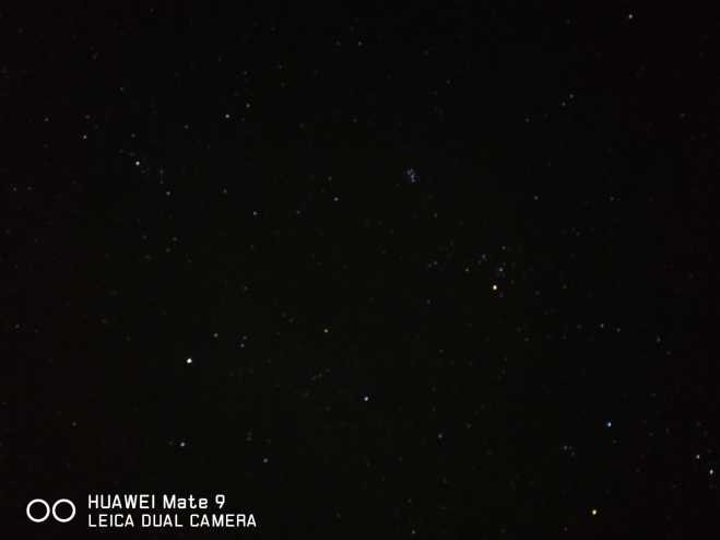 各位看官自评，华为普通版mate 9与小米6拍星星