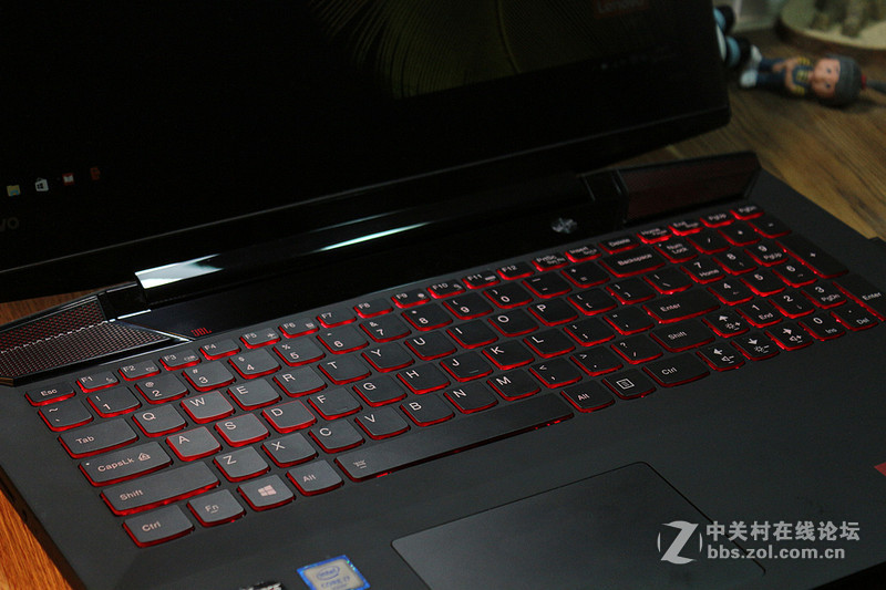 彪悍的小Y：游戏本的完美回归，联想Y700开箱图测