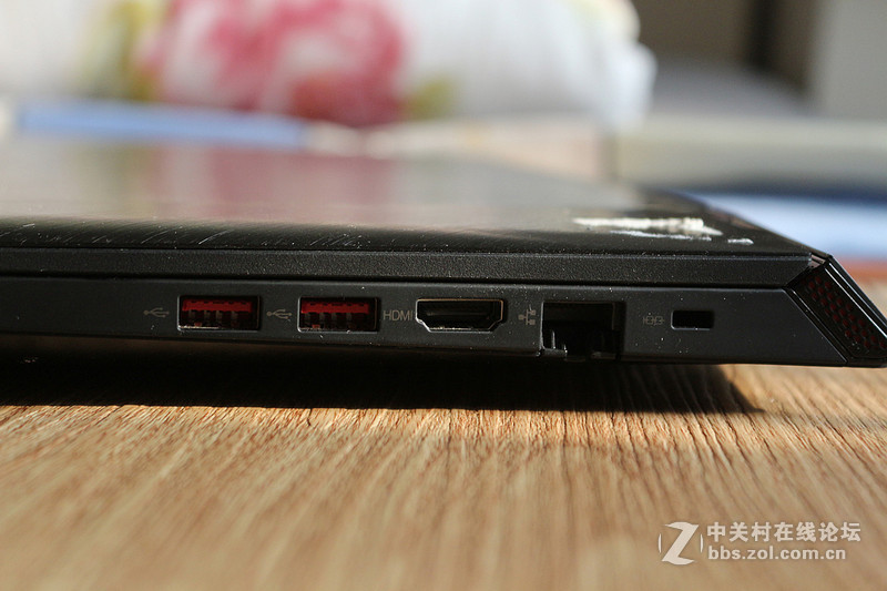 彪悍的小Y：游戏本的完美回归，联想Y700开箱图测