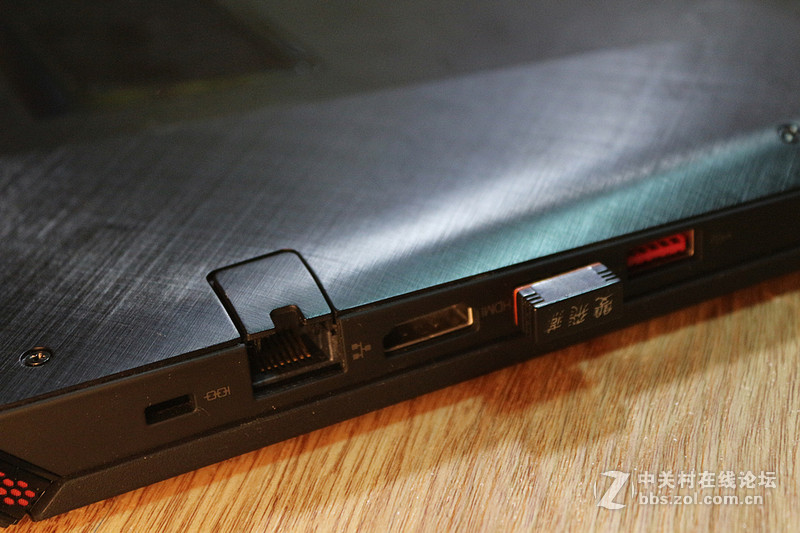 彪悍的小Y：游戏本的完美回归，联想Y700开箱图测