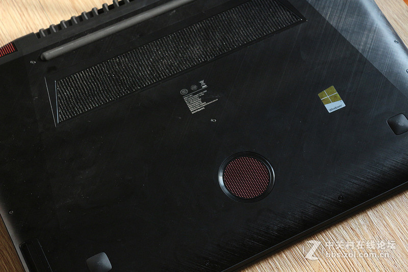 彪悍的小Y：游戏本的完美回归，联想Y700开箱图测