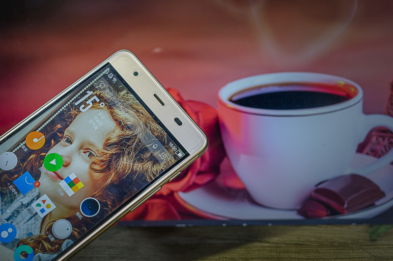 微信QQ能八开，刷脸小辣椒S33才安全