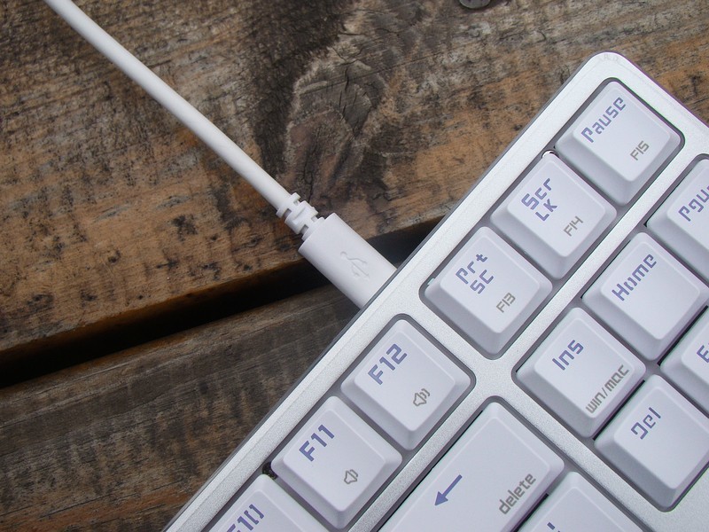 雷柏MT500背光机械键盘 体验