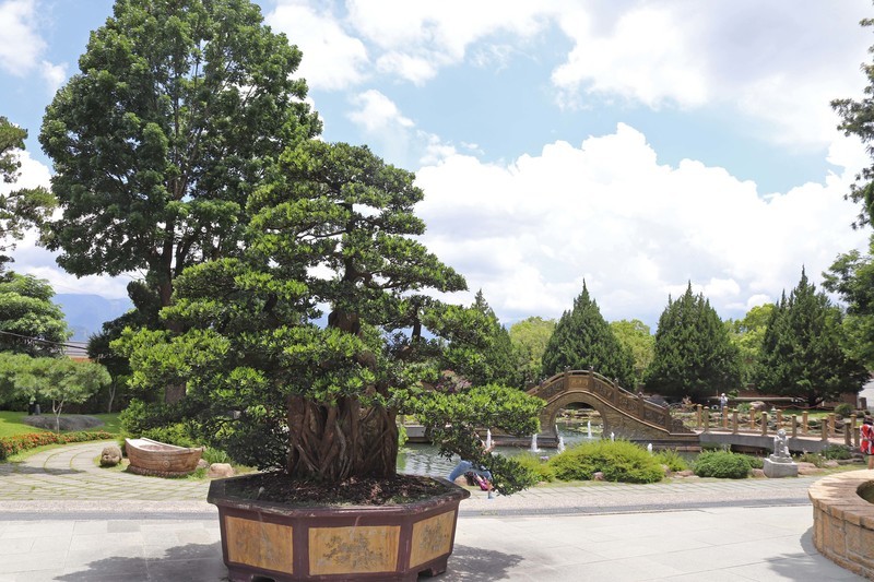 台湾南投县中西建筑风格的中台禅寺