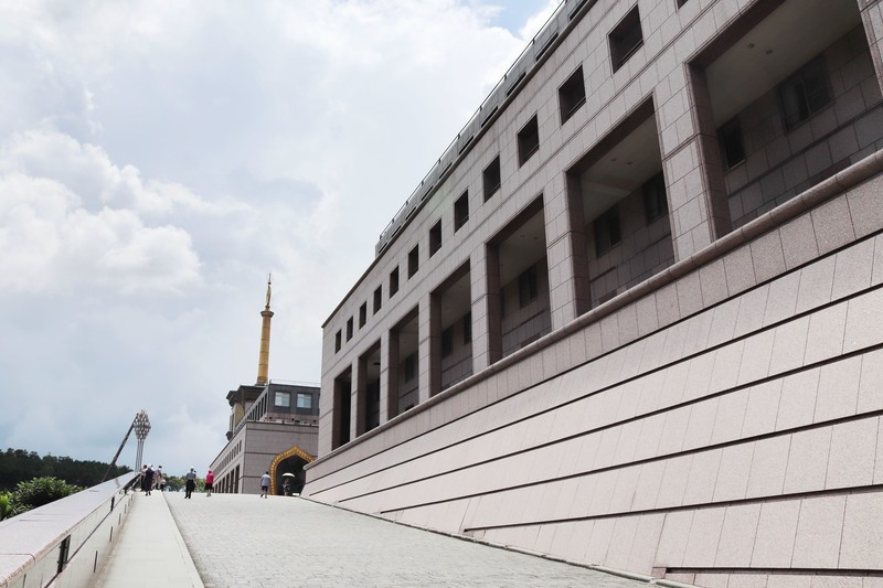 台湾南投县中西建筑风格的中台禅寺