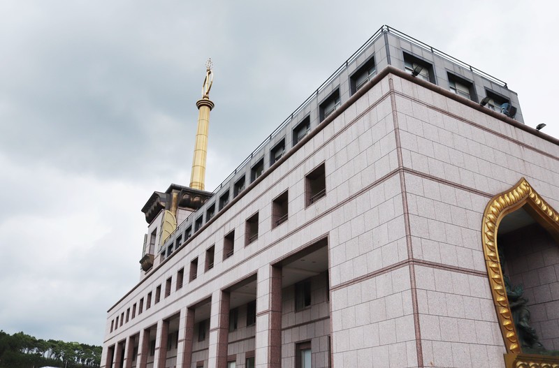 台湾南投县中西建筑风格的中台禅寺