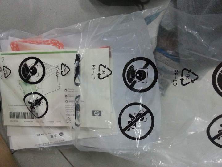 HP 1020plus才700元新打印机看着很舒心。打印质量好，速度快！